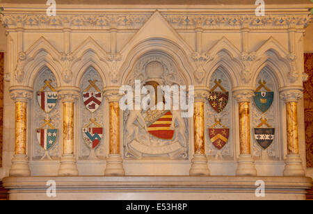 Manchester Town Hall interno, che mostra la parte superiore del camino nel signore sindaco di salottino. Foto Stock