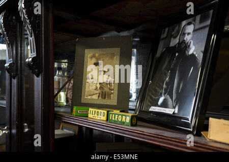 Interno del Sweny la farmacia conserva come lo era quando è chiuso, citato in James Joyces Ulisse, Lincoln Place, Dublino, ho Foto Stock