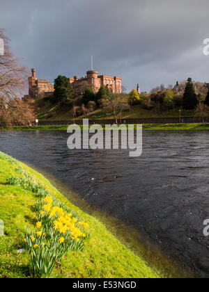 Inverness Castle vista sul fiume Ness Foto Stock