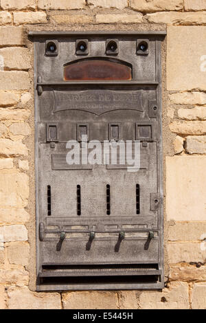 Regno Unito, Inghilterra, Lincolnshire, Stamford, St Martins, Harper Deluxe sigaretta vintage distributore Foto Stock