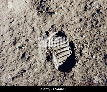 Fotografia del bootprint di astronauta Buzz Aldrin sulla superficie lunare durante la missione Apollo 11 alla Luna Luglio 20, 1969. Neil Armstrong e Buzz Aldrin divennero i primi uomini a camminare sulla luna. Foto Stock