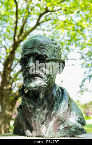 Busto di James Joyce a St Stephens Green, artista Marjorie Fitzgibbon. Il busto è stato installato nel 1982 come parte del centenario ce Foto Stock