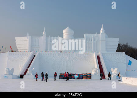 Scultura di neve "Città nel cielo di Harbin, Cina Foto Stock