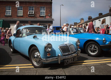 Fleetwood, nel Lancashire, 20 luglio, 2014. MG A 1961 Motore a Fleetwood Festival dei trasporti. Questo evento ha avuto luogo per la prima volta il 14 luglio 1985, e da allora è diventata un ente Fleetwood, attrazioni incluse Classic Cars Veicoli da collezione di tutti i tipi e le dimensioni e la descrizione. Lo scorso anno ha visto oltre 70.000 visitatori venuti a Fleetwood per questa gloriosa famiglia giornata di divertimento. Foto Stock