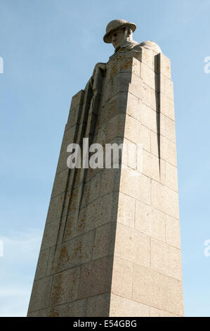 Canadian meditabondo Soldier Memorial presso St-Juliaan, delle Fiandre, in Belgio Foto Stock