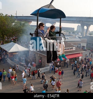 Le persone al Summerfest di Milwaukee, Wisconsins, STATI UNITI D'AMERICA. Foto Stock