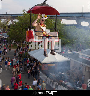 Le persone al Summerfest di Milwaukee, Wisconsins, STATI UNITI D'AMERICA. Foto Stock