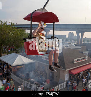 Le persone al Summerfest di Milwaukee, Wisconsins, STATI UNITI D'AMERICA. Foto Stock