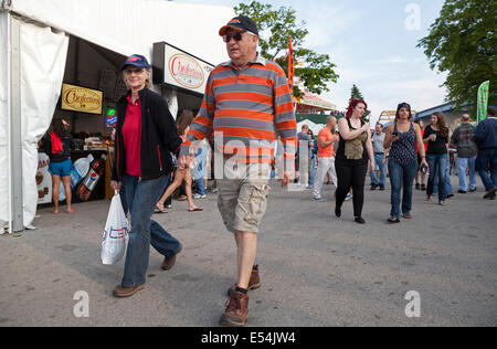 Le persone al Summerfest di Milwaukee, Wisconsins, STATI UNITI D'AMERICA. Foto Stock