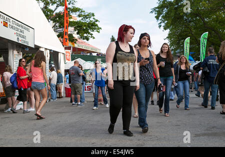 Le persone al Summerfest di Milwaukee, Wisconsins, STATI UNITI D'AMERICA. Foto Stock