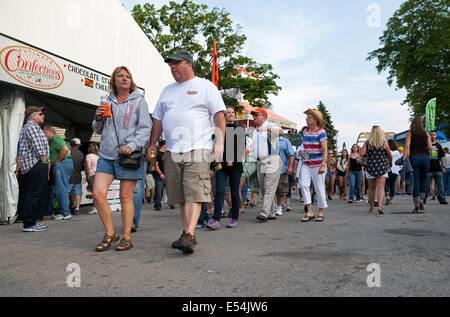 Le persone al Summerfest di Milwaukee, Wisconsins, STATI UNITI D'AMERICA. Foto Stock