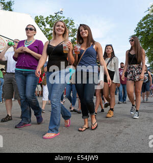 Le persone al Summerfest di Milwaukee, Wisconsins, STATI UNITI D'AMERICA. Foto Stock