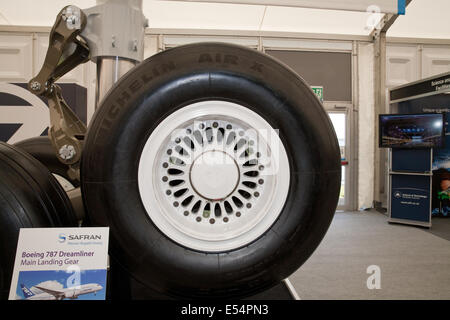 Boeing 787 Dreamliner main landing gear Foto Stock