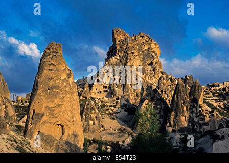 Camini di Fata rock formazione in Cappadocia, Nevsehir Provincia, Turchia Foto Stock