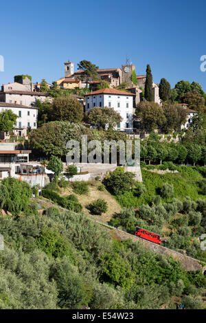 La funicolare di seguito hill top town, Montecatini Alto, Toscana, Italia, Europa Foto Stock