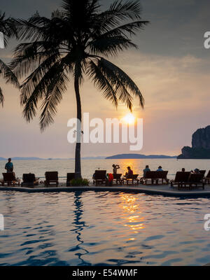 Railay Bay Resort & Spa hotel. Railay West Beach. Railay. Provincia di Krabi, Thailandia, in Asia. Foto Stock