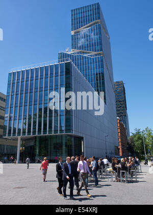 Torre di uffici in Zuidas asse sud quartiere finanziario in Amsterdam, Paesi Bassi Foto Stock