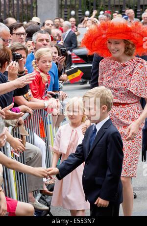 Bruxelles, Belgio. 21 Luglio, 2014. La principessa Eléonore, Principe Emmanuel e Regina Mathilde del Belgio durante la festa nazionale a Bruxelles (Belgio), 21 luglio 2014. Credito: dpa picture alliance/Alamy Live News Foto Stock