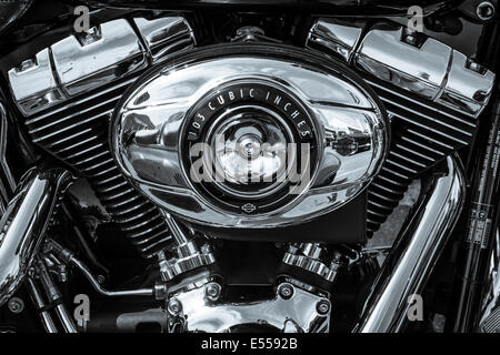 A doppia camma 103 closeup motore della motocicletta Harley Davidson Softail. In bianco e nero. Ventisettesimo giorno Oldtimer Berlin - Brandenburg Foto Stock