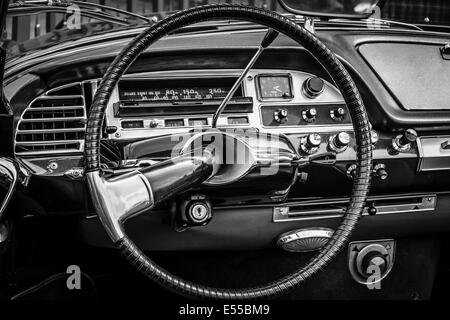 Cabina del mid-size auto di lusso Citroen DS21. In bianco e nero. Ventisettesimo giorno Oldtimer Berlin - Brandenburg Foto Stock