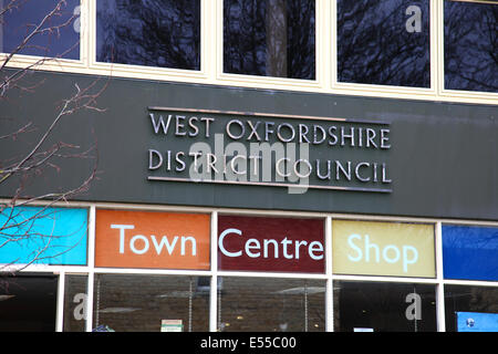 West Oxfordshire distretto segno del Consiglio Foto Stock