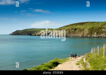 Regno Unito Galles, Gwynedd, Lleyn Peninsula, Aberdaron, escursionisti sulla costa del Galles percorso intorno Uwchmynydd Foto Stock