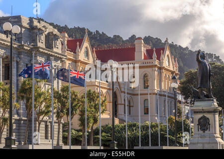 La Casa del Parlamento, la biblioteca parlamentare e Richard John Seddon statua,Wellington,l'isola nord,Nuova Zelanda,Oceania Foto Stock