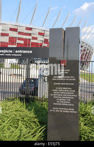 Memoriale di Ryszard Siwiec presso lo Stadio Nazionale di Varsavia Foto Stock