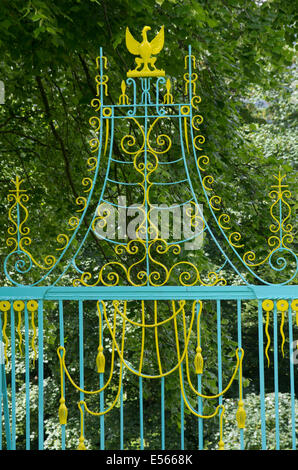 Plas Brondanw giardini, Llanfrothen, Snowdonia, il Galles del Nord Foto Stock