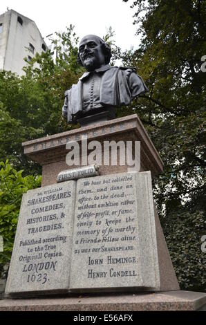 Un busto di William Shakespeare in Love Street, City of London Foto Stock