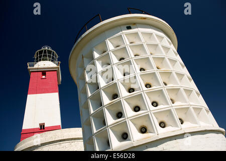 Regno Unito Galles, Gwynedd, Lleyn Peninsula, Bardsey Island Lighthouse, ridondante sirena antinebbia Foto Stock