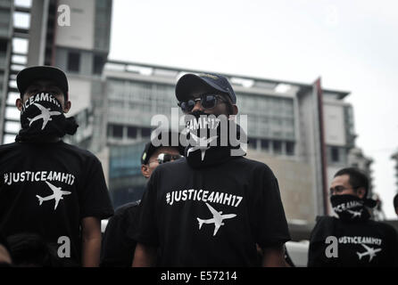 Kuala Lumpur, Malesia. Il 24 giugno 2014. Attivista malese durante una manifestazione di protesta di fronte all ambasciata ucraina a Kuala Lumpur il 22 luglio 2014.Mohd Firdaus/NurPhoto Credito: Mohd Firdaus/NurPhoto/ZUMA filo/Alamy Live News Foto Stock