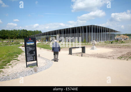 Il nuovo centro visitatori a Stonehenge, Amesbury Inghilterra completato e inaugurato nel dicembre 2013, architetti Denton tappatrice Marshall Foto Stock