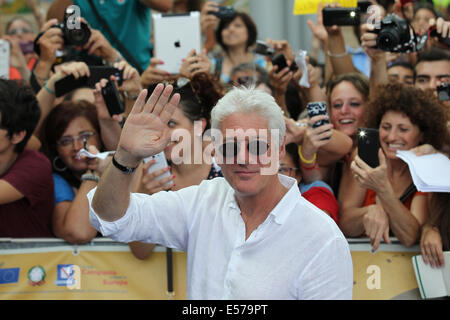 Giffoni Valle Piana, Italia. 22 Luglio, 2014. Italia - Giffoni Valle Piana - Richard Gere a Giffoni Film Festival 2014. In questa foto: Richard Gere e ventole Credito: Marco Cantile/NurPhoto/ZUMA filo/Alamy Live News Foto Stock
