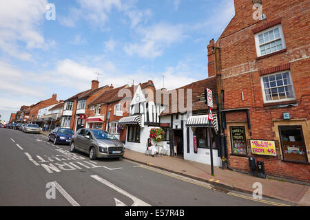 Vista di Sheep Street da Waterside Stratford-Upon-Avon Warwickshire, Regno Unito Foto Stock
