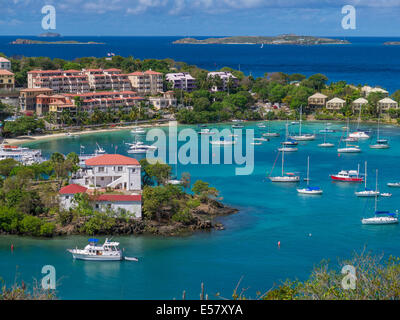 Città di Cruz Bay sull'isola caraibica di San Giovanni nelle Isole Vergini Americane Foto Stock