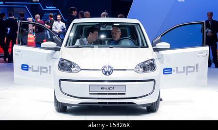 Auto elettriche e-up della Volkswagen AG, 65th International Motor Show IAA 2013, Frankfurt am Main, Hesse, Germania Foto Stock