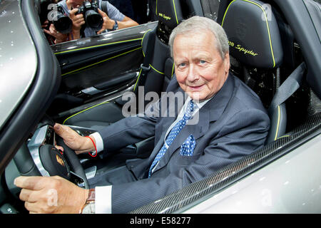 Wolfgang Porsche e presidente del consiglio di amministrazione di Porsche AG, Porsche 918 Spyder, Gruppo Notte della Volkswagen AG al sessantacinquesimo Foto Stock