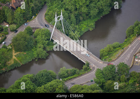 Una veduta aerea della moderna di sostituzione per il ponte in ferro di Coalbrookdale, vicino a Telford in Shropshire. Foto Stock