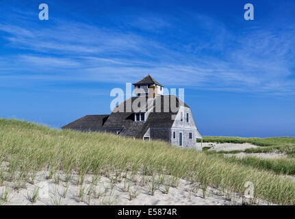 Porto vecchio salvataggio stazione Museum, gara Point Beach, Cape Cod, Massachusetts, STATI UNITI D'AMERICA Foto Stock