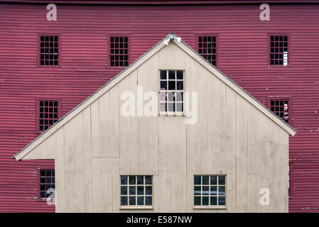Granaio rosso dettaglio, Hancock Shaker Village, Massachusetts, STATI UNITI D'AMERICA Foto Stock