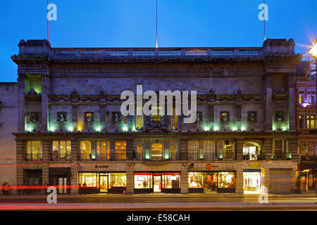 Rail Europe Travel Centre, 193 Piccadilly, Londra, l'edificio una volta alloggiato il Regio Istituto di pittori in acquerelli Foto Stock