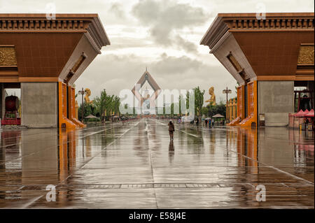 Il moderno complesso del famoso tempio Famen nella provincia di Shaanxi. Foto Stock