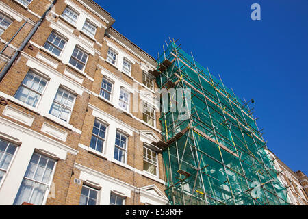 Ristrutturazione di appartamento in stile vittoriano facciata di edificio in Royal College Street Foto Stock