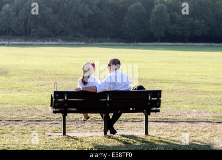 Persone su Wandsworth Common London REGNO UNITO Foto Stock