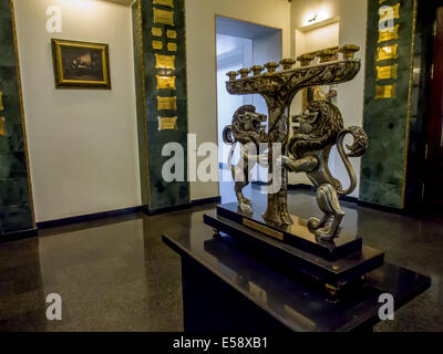 Luglio 23, 2014 - Menorah nell'interno della Sinagoga di Kiev, Ucraina © Igor Golovniov/ZUMA filo/Alamy Live News Foto Stock