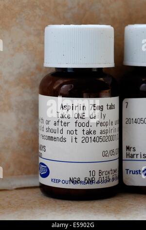 La prescrizione di aspirina bottiglia Foto Stock