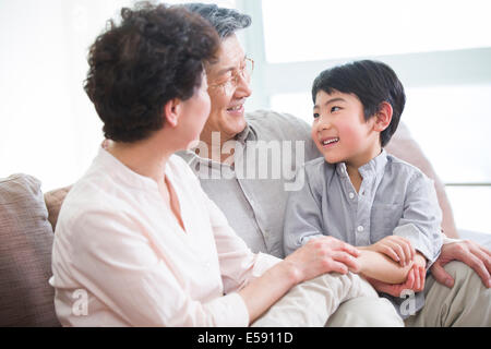 Felici i nonni e nipote Foto Stock