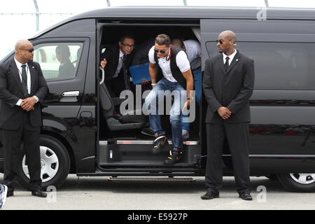 Aichi, Giappone. 23 Luglio, 2014. Portoghese giocatore di calcio Cristiano Ronaldo arriva a Chubu Centrair International Airport di Aichi in Giappone. Ronaldo ha visitato Nagoya per MTG atletico promozione di bellezza. Credito: Aflo Co. Ltd./Alamy Live News Foto Stock