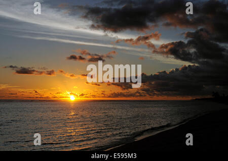 Viaggia attraverso la Samoa nel febbraio 2014. Il tramonto. Foto Stock